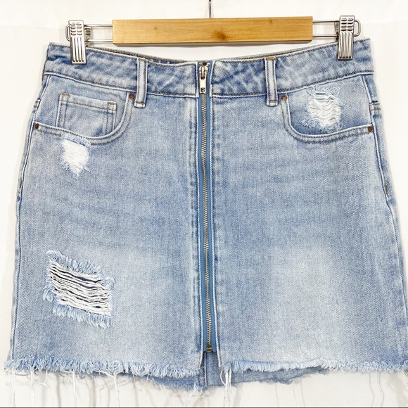 5/$25 Pacsun Distressed Zip Front Denim Jean Skirt - Picture 4 of 10